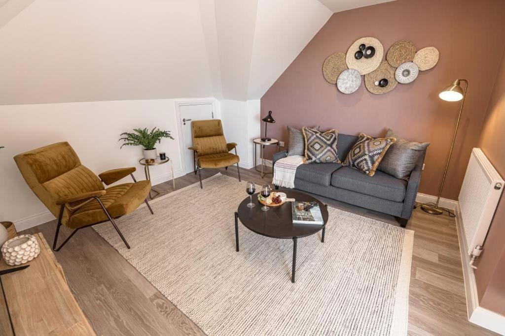 Bournecoast - Stylish Flat With Balcony - Sea Views - 10 Min Walk To Beach - Parking - Wifi - Fm8407 Bournemouth Exterior foto