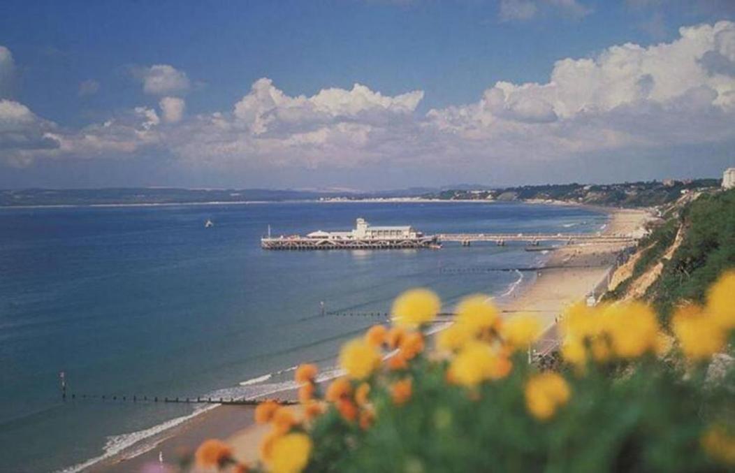Bournecoast - Stylish Flat With Balcony - Sea Views - 10 Min Walk To Beach - Parking - Wifi - Fm8407 Bournemouth Exterior foto